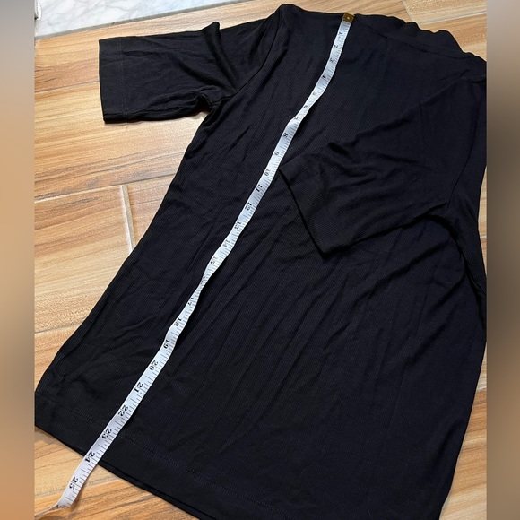 NWT Black High-Neck Tee - Picture 5 of 6
